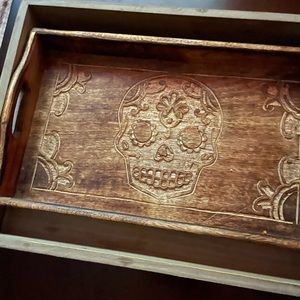 Wood tray with engraved skull